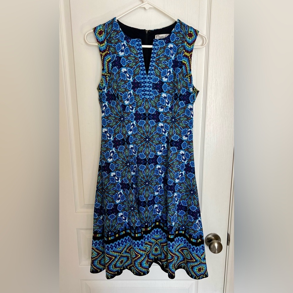 Maggy L Vibrant Blue Kaleidoscope Sleeveless Slit-Neck Fit & Flare Dress size 6